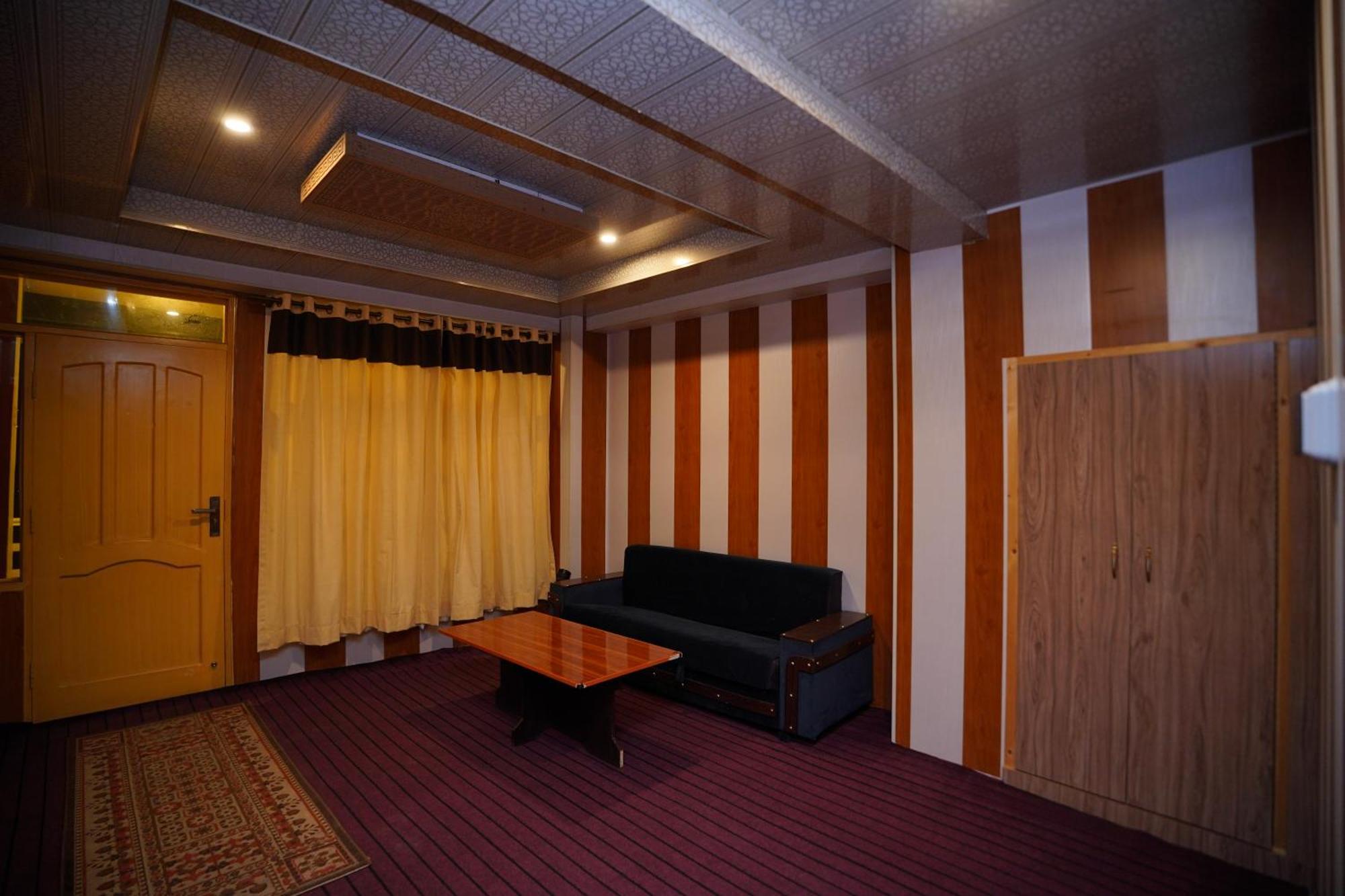 Hotel Hunza Elites By Orane Karimabad  Esterno foto